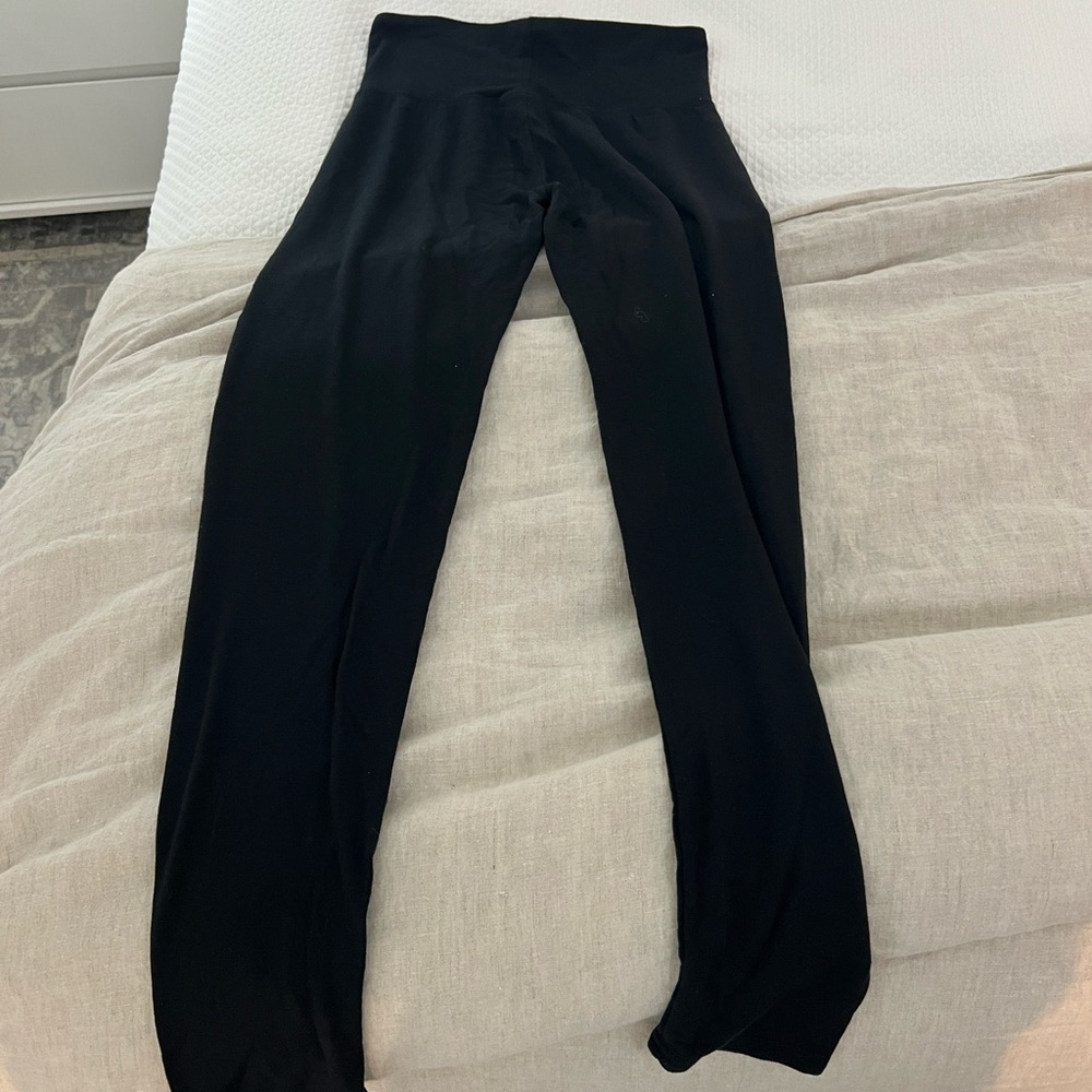 Black leggings size small